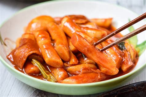  수중 떡볶이, 매콤한 양념에 은은하게 식힌 깊은 감칠맛!